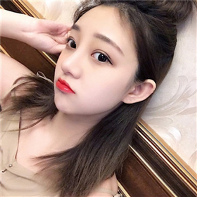 渝武項目四分部草街嘉陵江特大橋10#承臺混凝土第一層澆筑順利完成